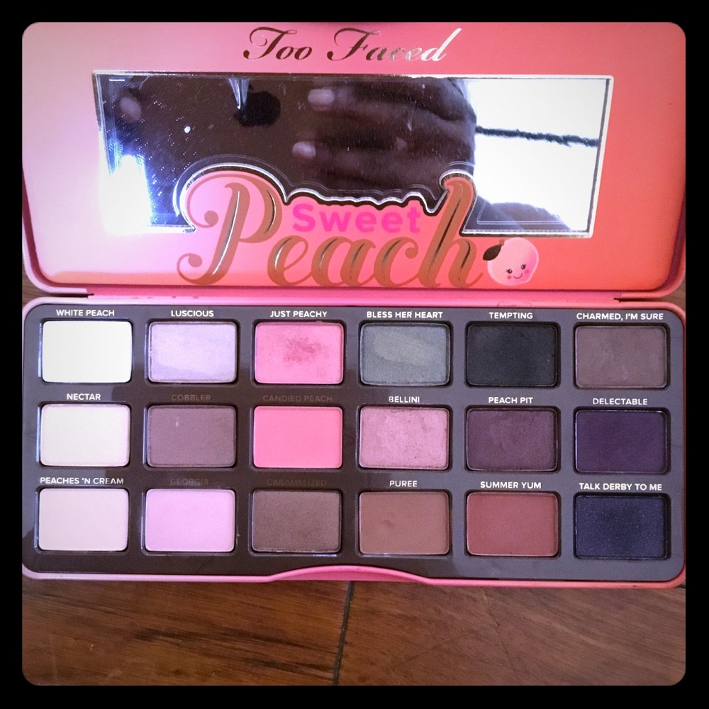 Too Faced Sweet Peach 🍑 Eyeshadow Palette